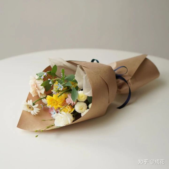 卖花包装纸选什么颜色,新手开花店怎么选择包装纸