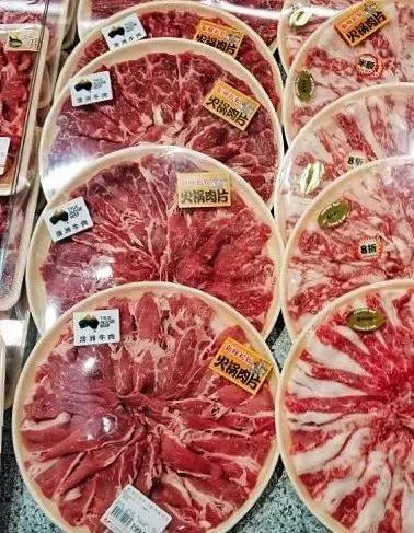 过年去超市囤货,过年没来得及买年货