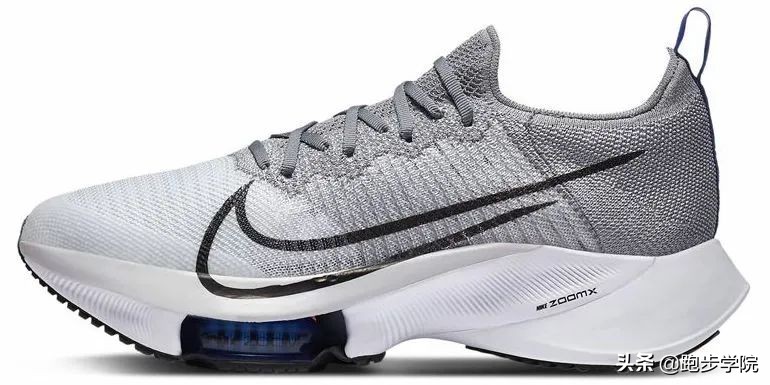 300左右的1000米日常碳板nike跑鞋,nikezoomprevail跑鞋测评
