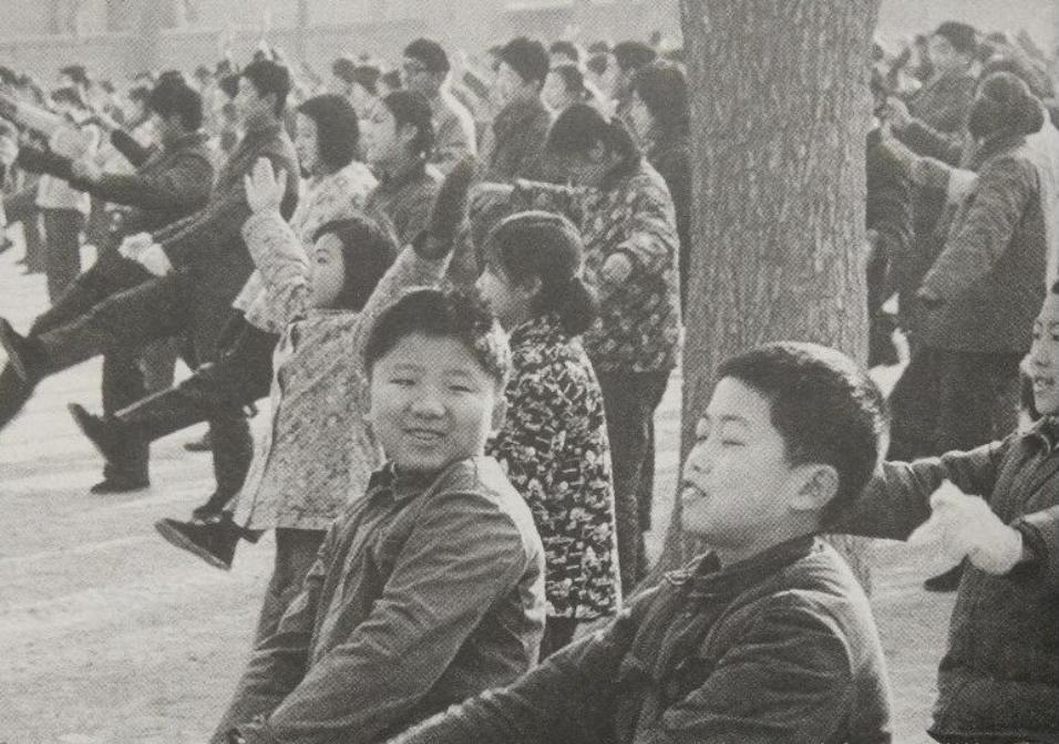 十年后当年的校园有什么变化,6070后童年学校生活的回忆