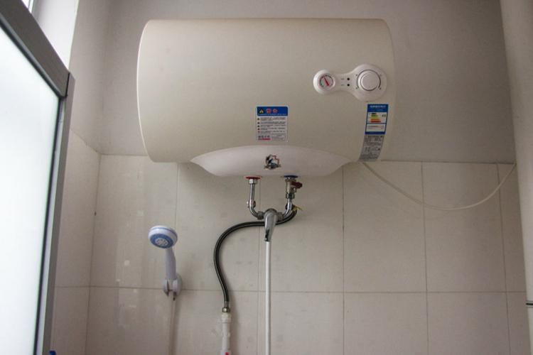 海尔热水器漏电事故,热水器危险操作