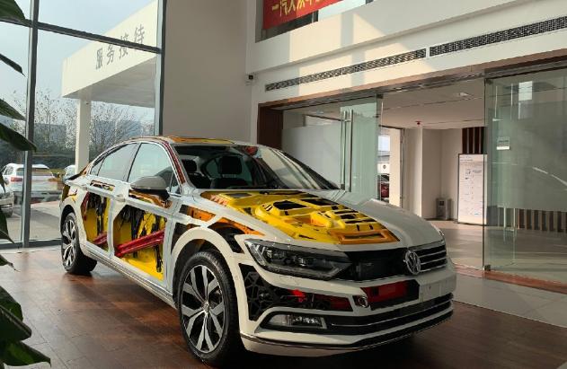 力证不是纸糊车！大众4S店展“半裸”车是苍白之举？